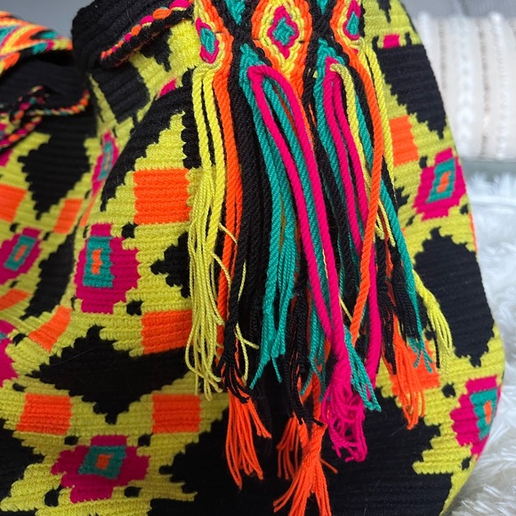 GORGEOUS - Bucket bag - knitted and handmade in Colombia - Picture 5 of 9